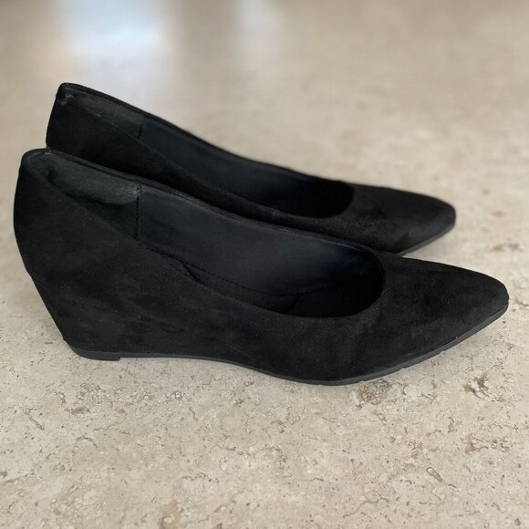 Easy Spirit Shoes - EASY-SPIRIT Women's Black Faux Suede SEJENNI2 Wedge Pumps Size 8.5M Pointed Toe